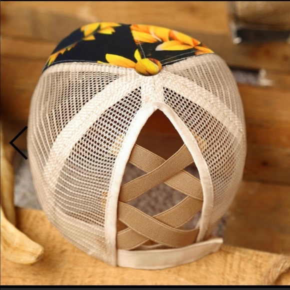 Sunflower print pony tail hat - Picture 2 of 2